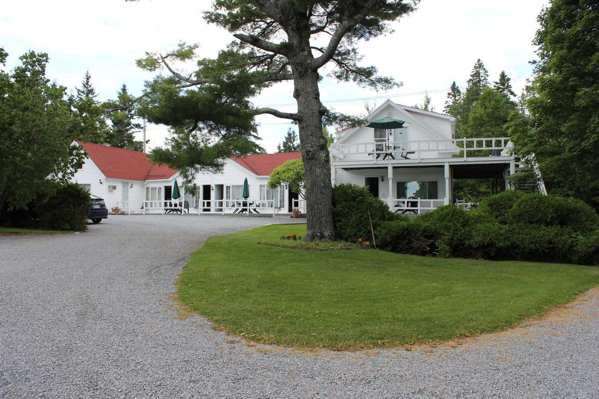 Tara Manor Inn St. Andrews By The Sea Buitenkant foto